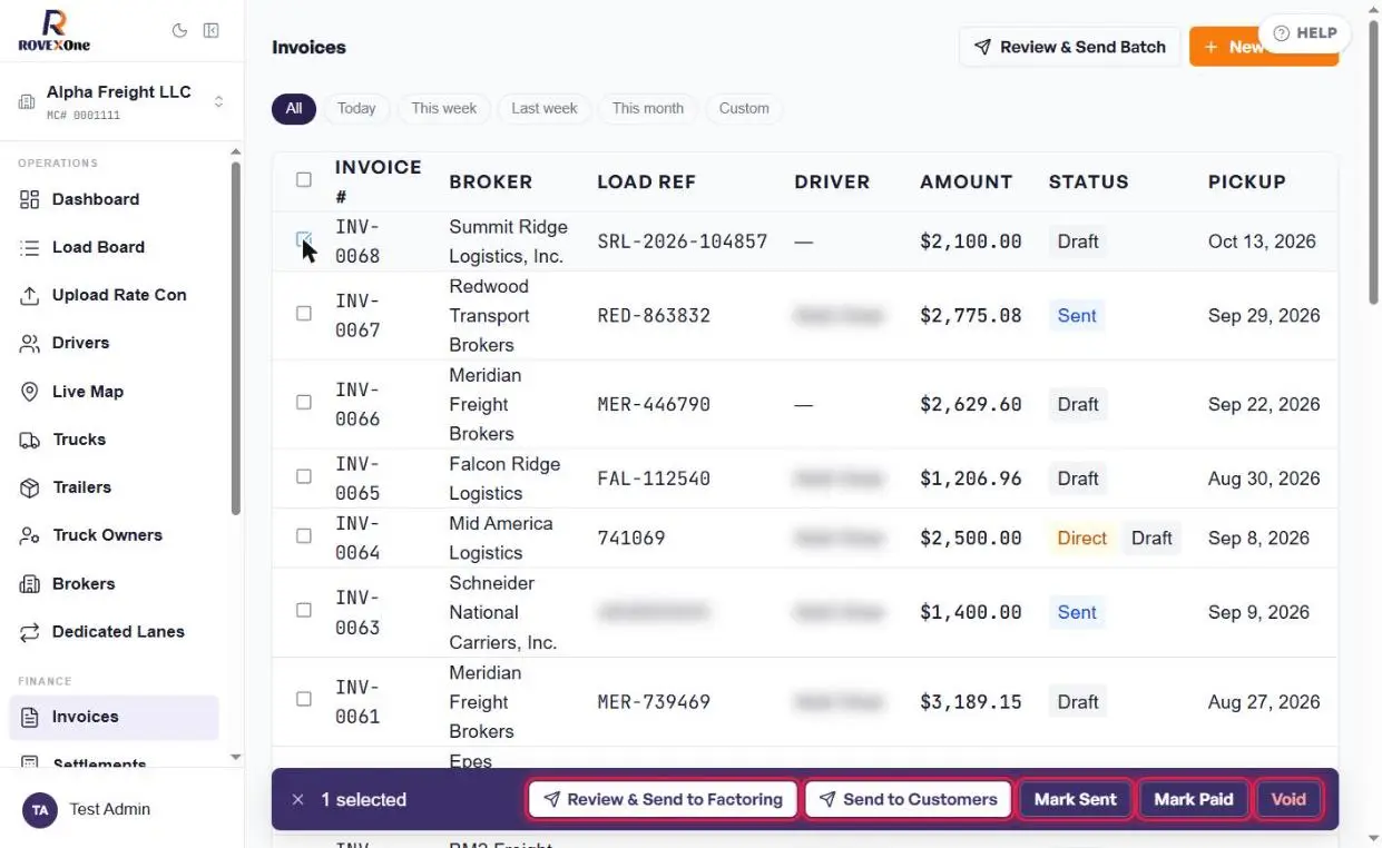 One invoice selected with bulk action buttons outlined
